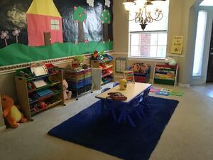 Image of the large daycare room from another angle